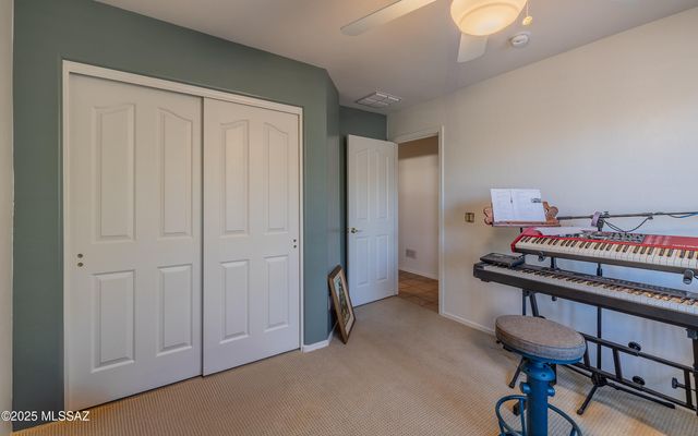 1724 N Oak Hill Lane, Green Valley, AZ 85614