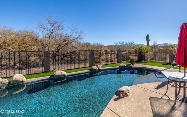 1724 N Oak Hill Lane, Green Valley, AZ 85614