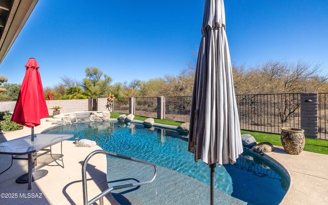 1724 N Oak Hill Lane, Green Valley, AZ 85614