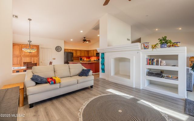 1724 N Oak Hill Lane, Green Valley, AZ 85614