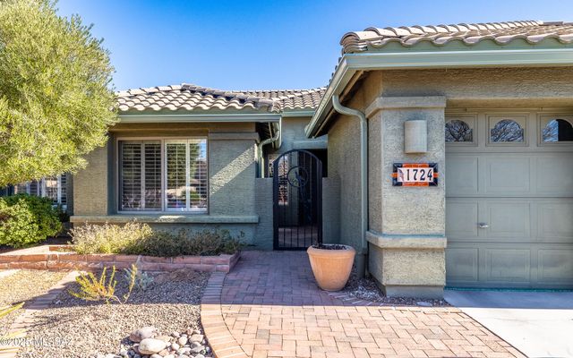 1724 N Oak Hill Lane, Green Valley, AZ 85614