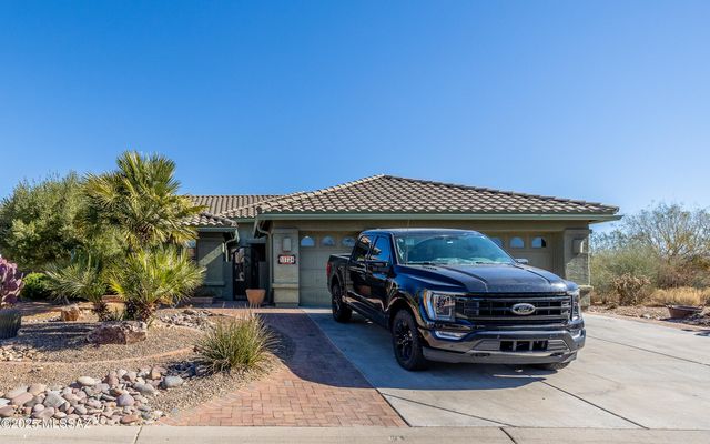 1724 N Oak Hill Lane, Green Valley, AZ 85614