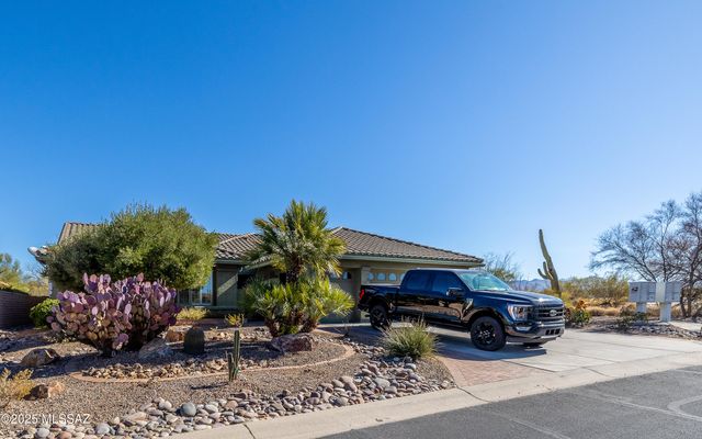1724 N Oak Hill Lane, Green Valley, AZ 85614