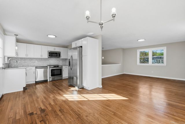 36 Red Fox Lane, Meriden, CT 06451