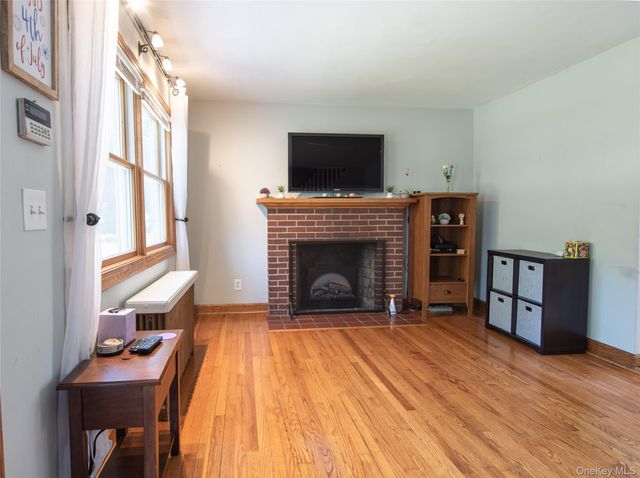 8 Stanley Street, Poughkeepsie, NY 12603