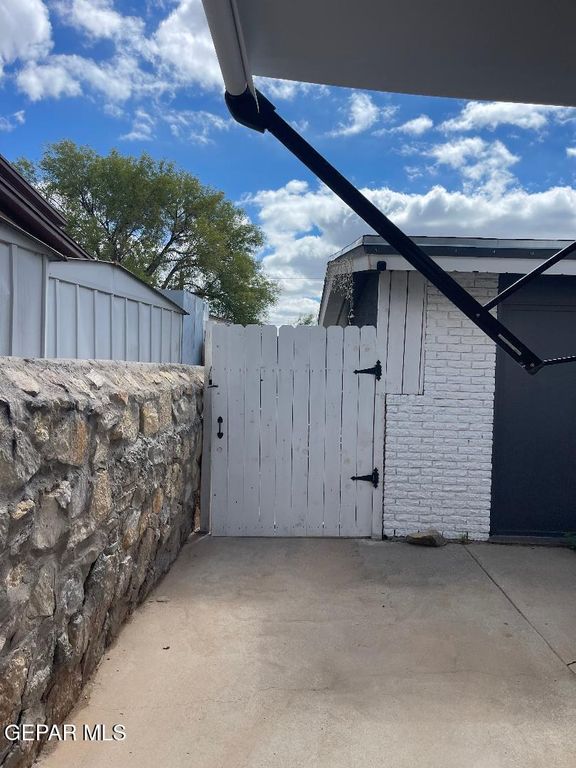 10008 ACER Avenue A, El Paso, TX 79925