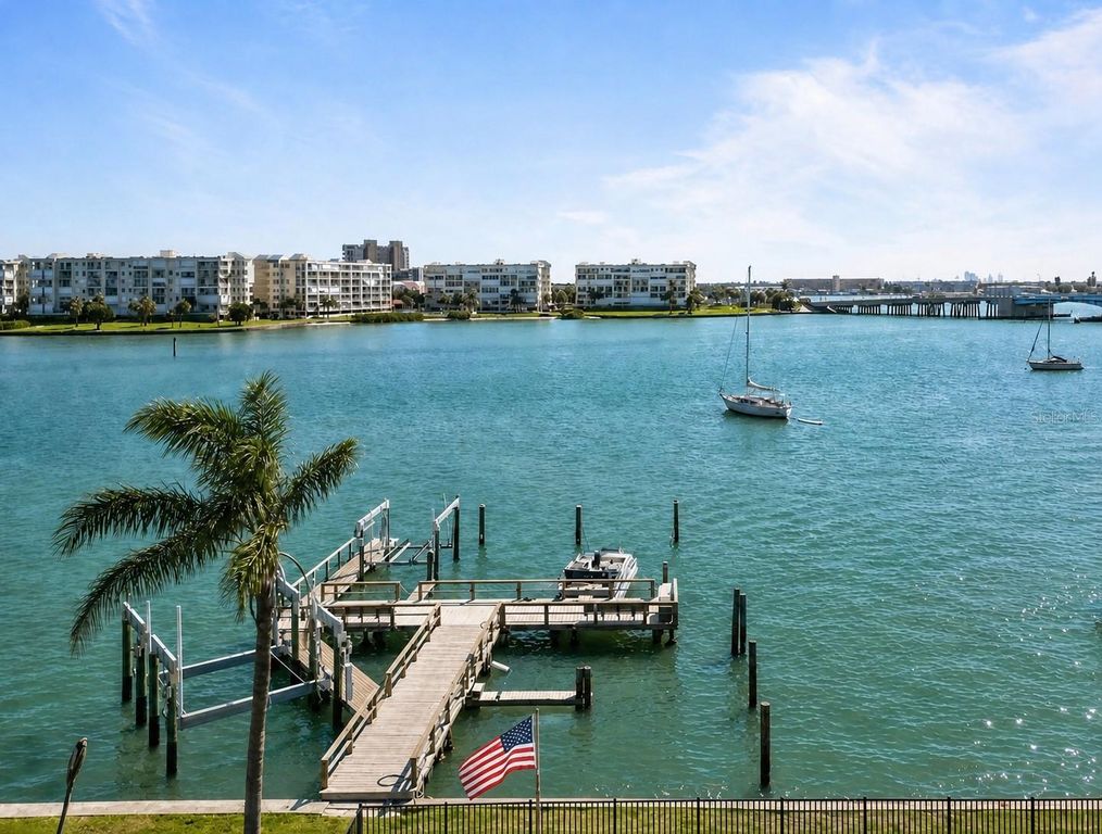 7740 BOCA CIEGA DRIVE 110, St Pete Beach, FL 33706