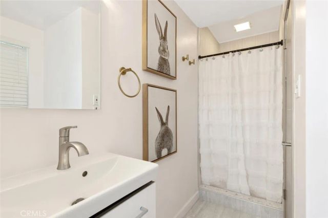22444 Venido, Woodland Hills, CA 91364