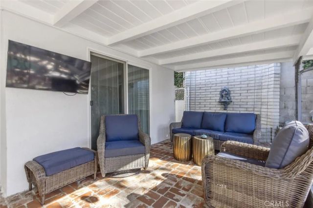 22444 Venido, Woodland Hills, CA 91364