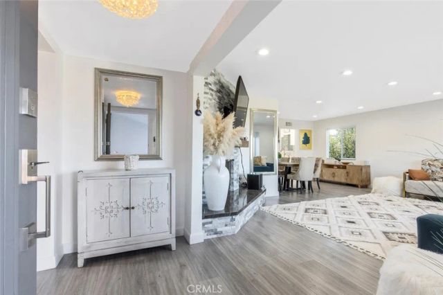22444 Venido, Woodland Hills, CA 91364