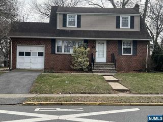 60 W Central Avenue 2, Bergenfield, NJ 07621