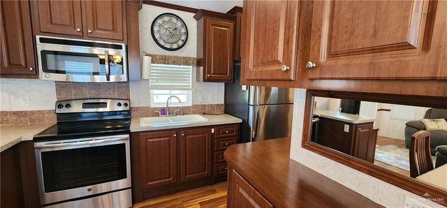 2305 Bobolink W Circle, Palmview, TX 78572