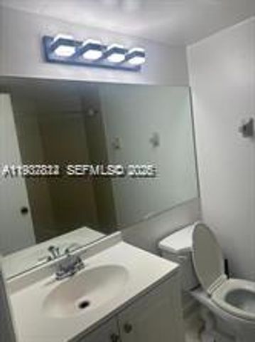 212 Lake Pointe Drive 210, Oakland Park, FL 33309