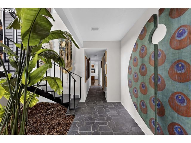 3340 Sw FAIRMOUNT Blvd, Portland, OR 97239