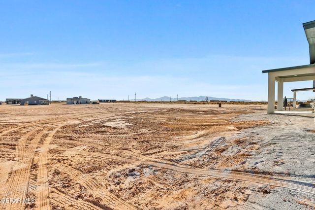 1376 Syrian Desert Drive, Chaparral, NM 88081