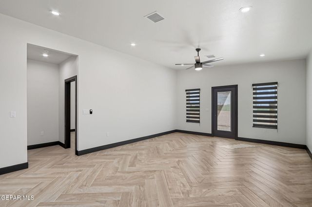 1376 Syrian Desert Drive, Chaparral, NM 88081