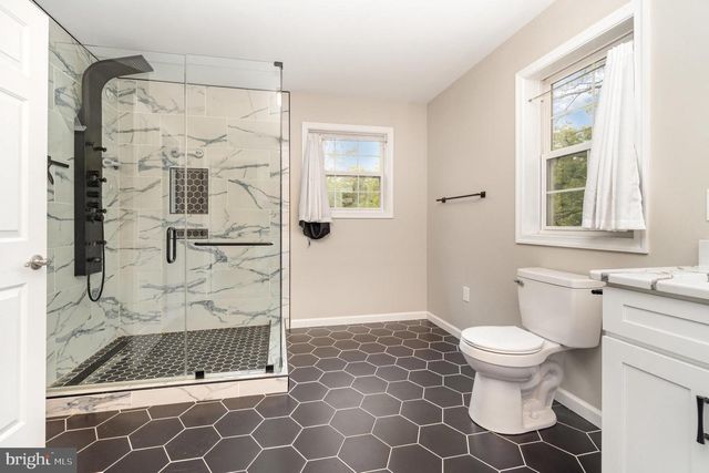 100 BRAMBLEWOOD LN, Lewisberry, PA 17339