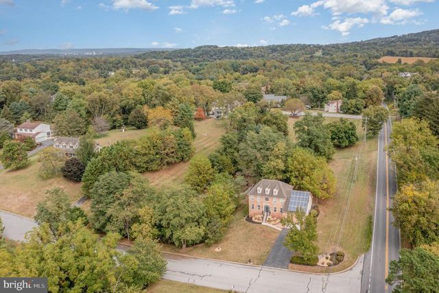 100 BRAMBLEWOOD LN, Lewisberry, PA 17339