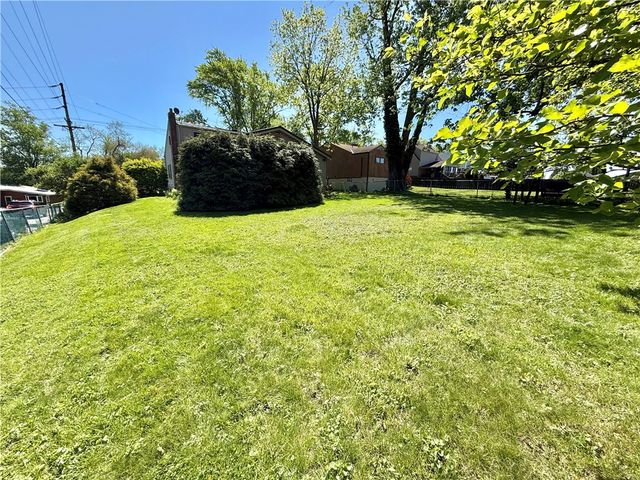 5114 Mcannulty Rd, Baldwin Boro, PA 15236