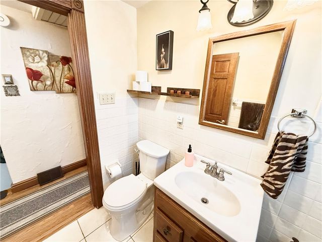 5114 Mcannulty Rd, Baldwin Boro, PA 15236