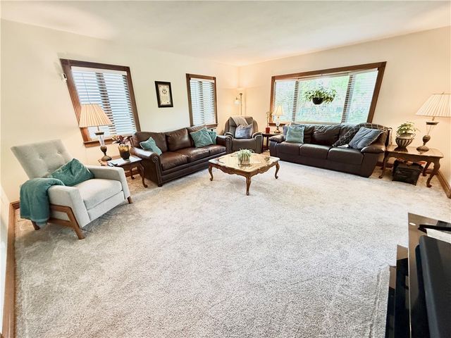 5114 Mcannulty Rd, Baldwin Boro, PA 15236