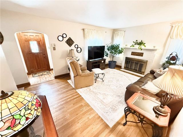 5114 Mcannulty Rd, Baldwin Boro, PA 15236