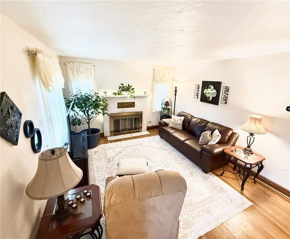 5114 Mcannulty Rd, Baldwin Boro, PA 15236