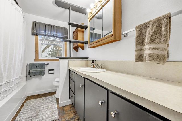 2412 WATER DIVISION ROAD, Green Bay, WI 54311