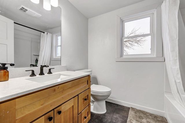 2412 WATER DIVISION ROAD, Green Bay, WI 54311