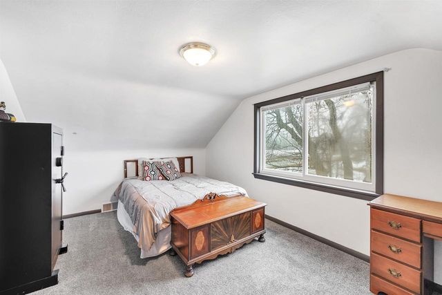 2412 WATER DIVISION ROAD, Green Bay, WI 54311