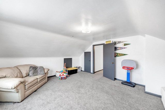 2412 WATER DIVISION ROAD, Green Bay, WI 54311