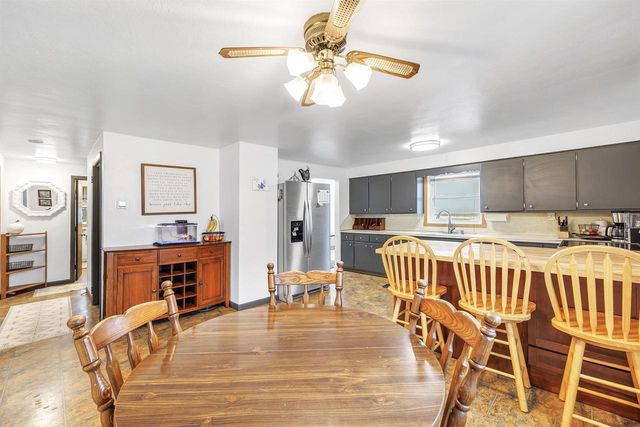 2412 WATER DIVISION ROAD, Green Bay, WI 54311