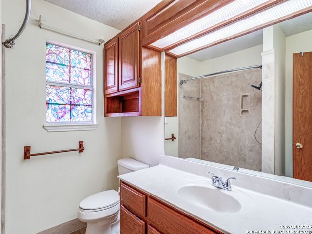 1026 Eagle Creek, Floresville, TX 78114