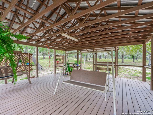 1026 Eagle Creek, Floresville, TX 78114
