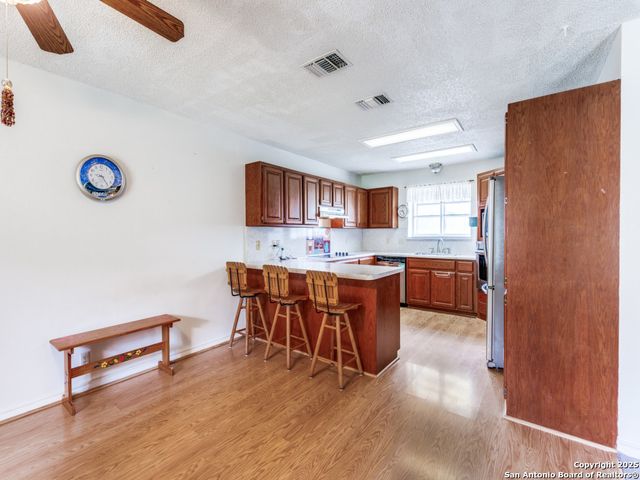 1026 Eagle Creek, Floresville, TX 78114