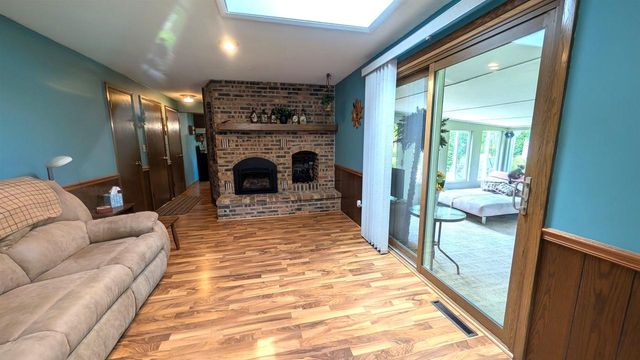 625 N CANTERBURY DRIVE, Appleton, WI 54915