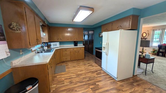 625 N CANTERBURY DRIVE, Appleton, WI 54915