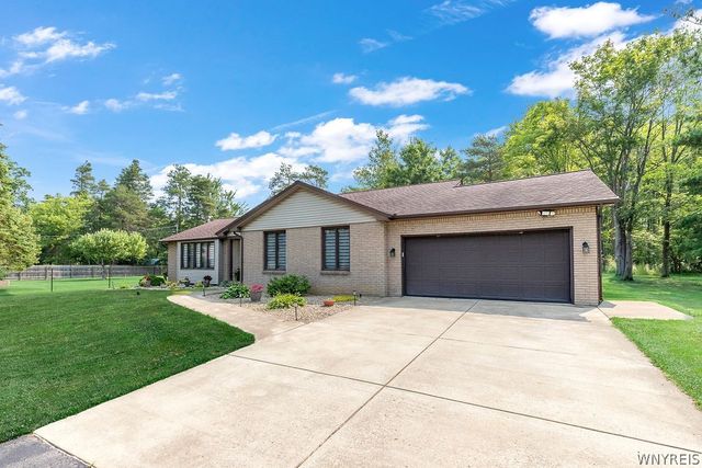 4627 Mckinley Parkway, Hamburg, NY 14075