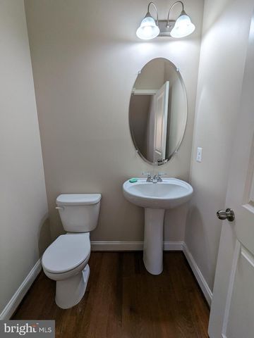 4442 POTOMAC HIGHLANDS CIR, Triangle, VA 22172