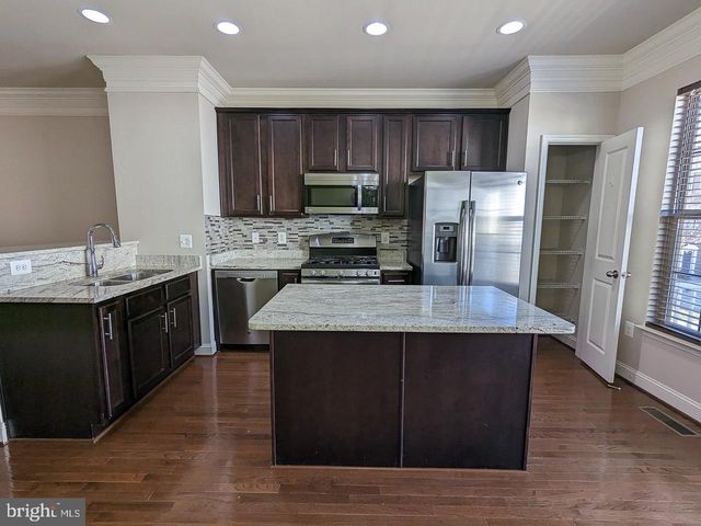 4442 POTOMAC HIGHLANDS CIR, Triangle, VA 22172