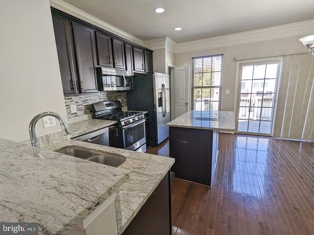 4442 POTOMAC HIGHLANDS CIR, Triangle, VA 22172