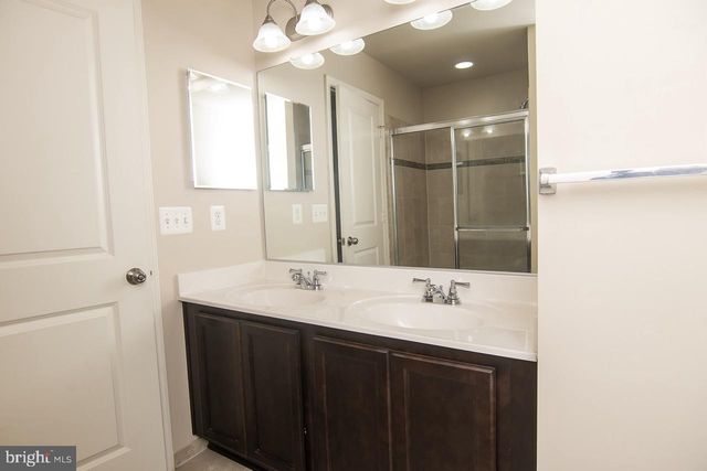 4442 POTOMAC HIGHLANDS CIR, Triangle, VA 22172