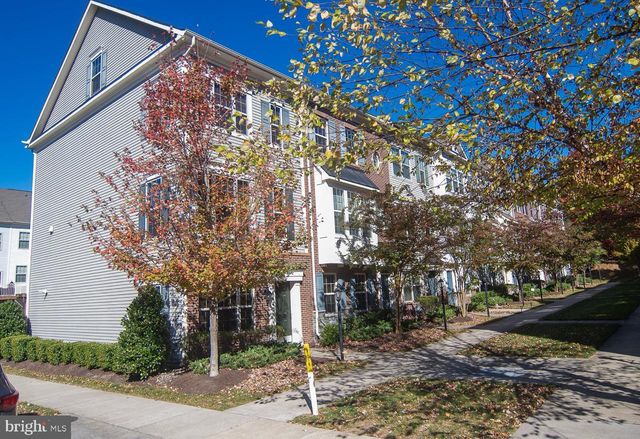 4442 POTOMAC HIGHLANDS CIR, Triangle, VA 22172