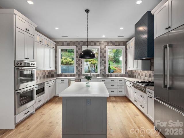 642 Altamont View, Asheville, NC 28804