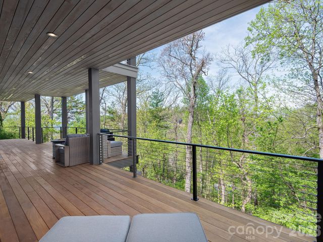 642 Altamont View, Asheville, NC 28804