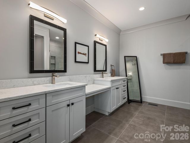 642 Altamont View, Asheville, NC 28804