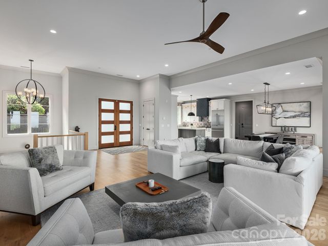 642 Altamont View, Asheville, NC 28804