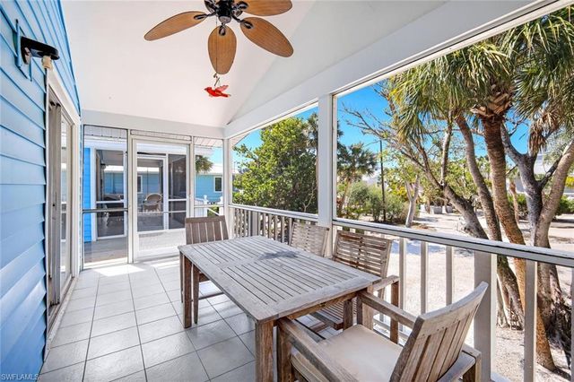 746 Cardium ST, Sanibel, FL 33957