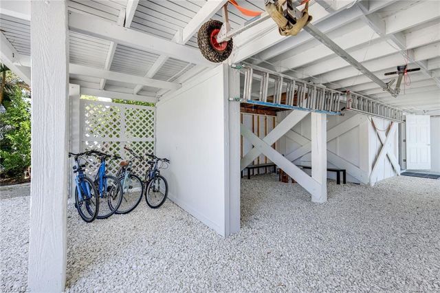 746 Cardium ST, Sanibel, FL 33957