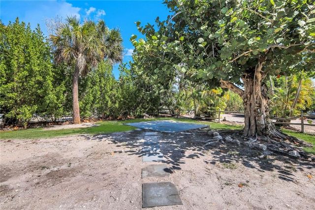 746 Cardium ST, Sanibel, FL 33957